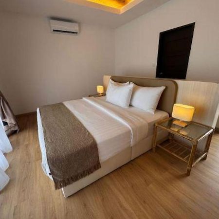 Sand Bay Resort Семпорна Екстериор снимка