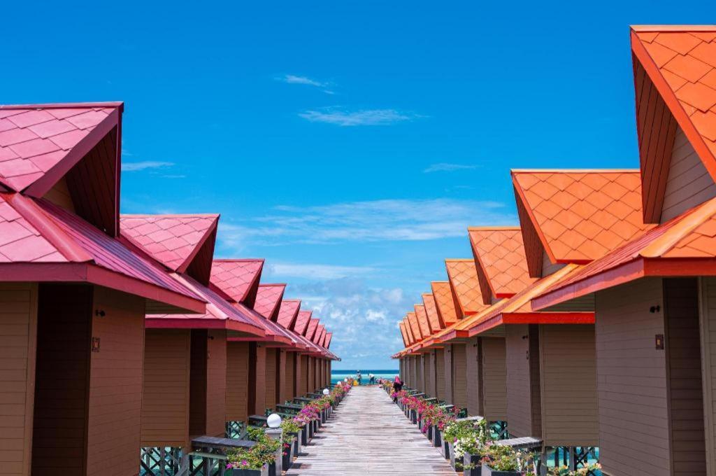 Sand Bay Resort Семпорна Екстериор снимка
