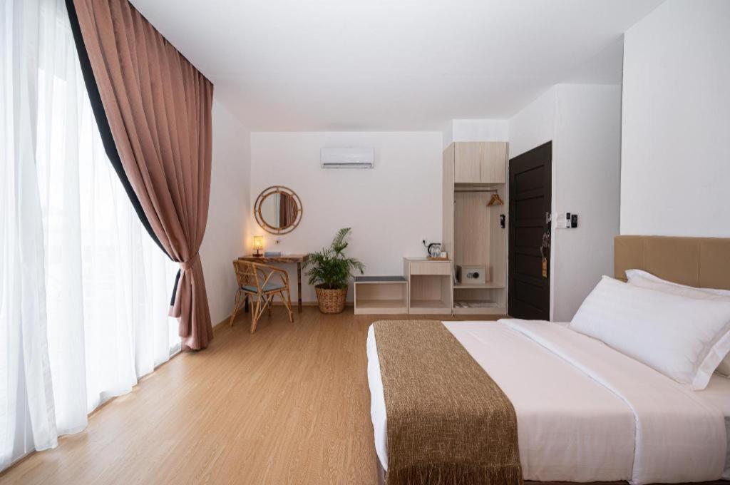 Sand Bay Resort Семпорна Екстериор снимка